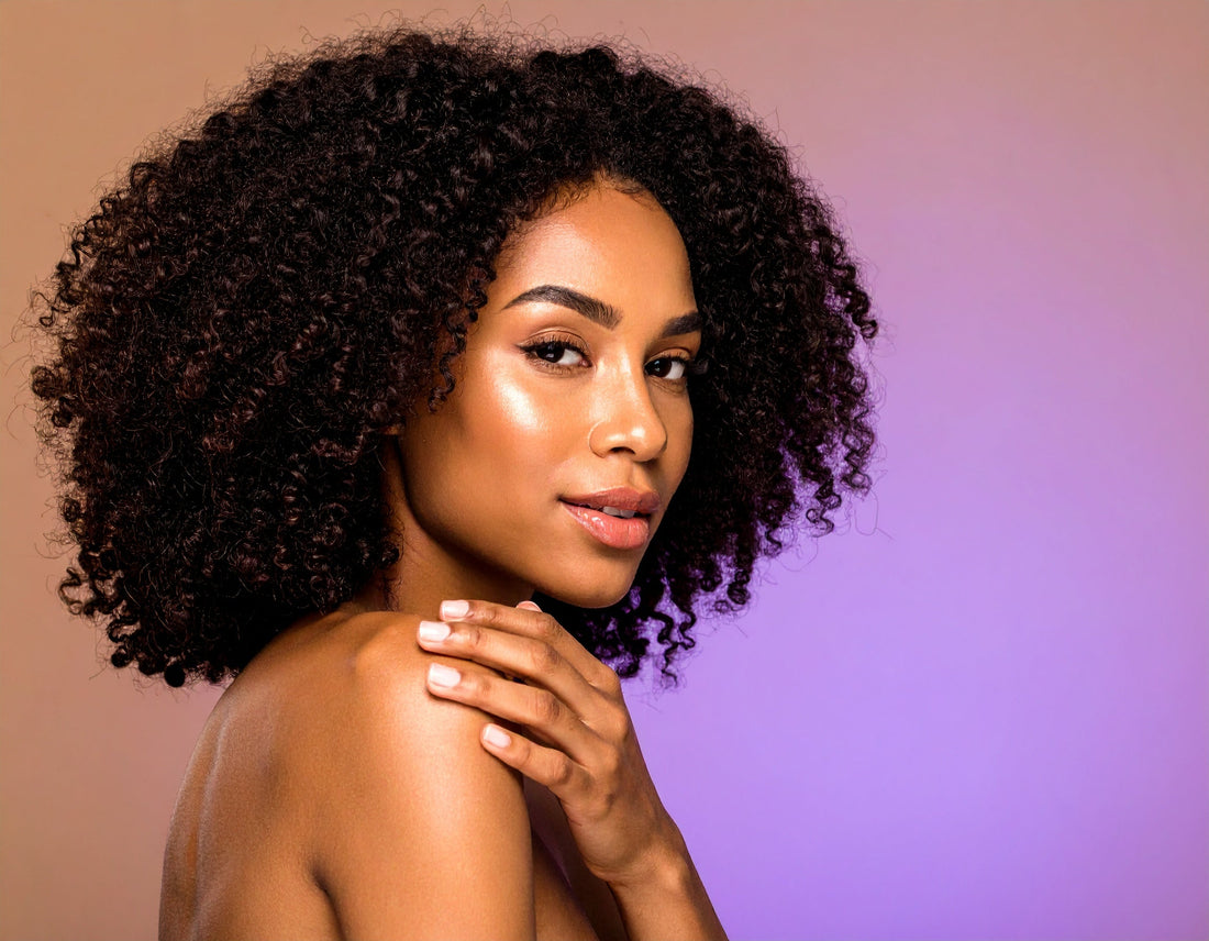 Cómo hidratar el cabello afro de forma natural (y que dure todo el día)